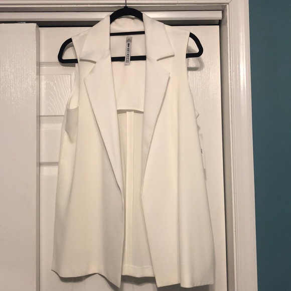 NWT Design Lab Vest - Picture 2 of 5